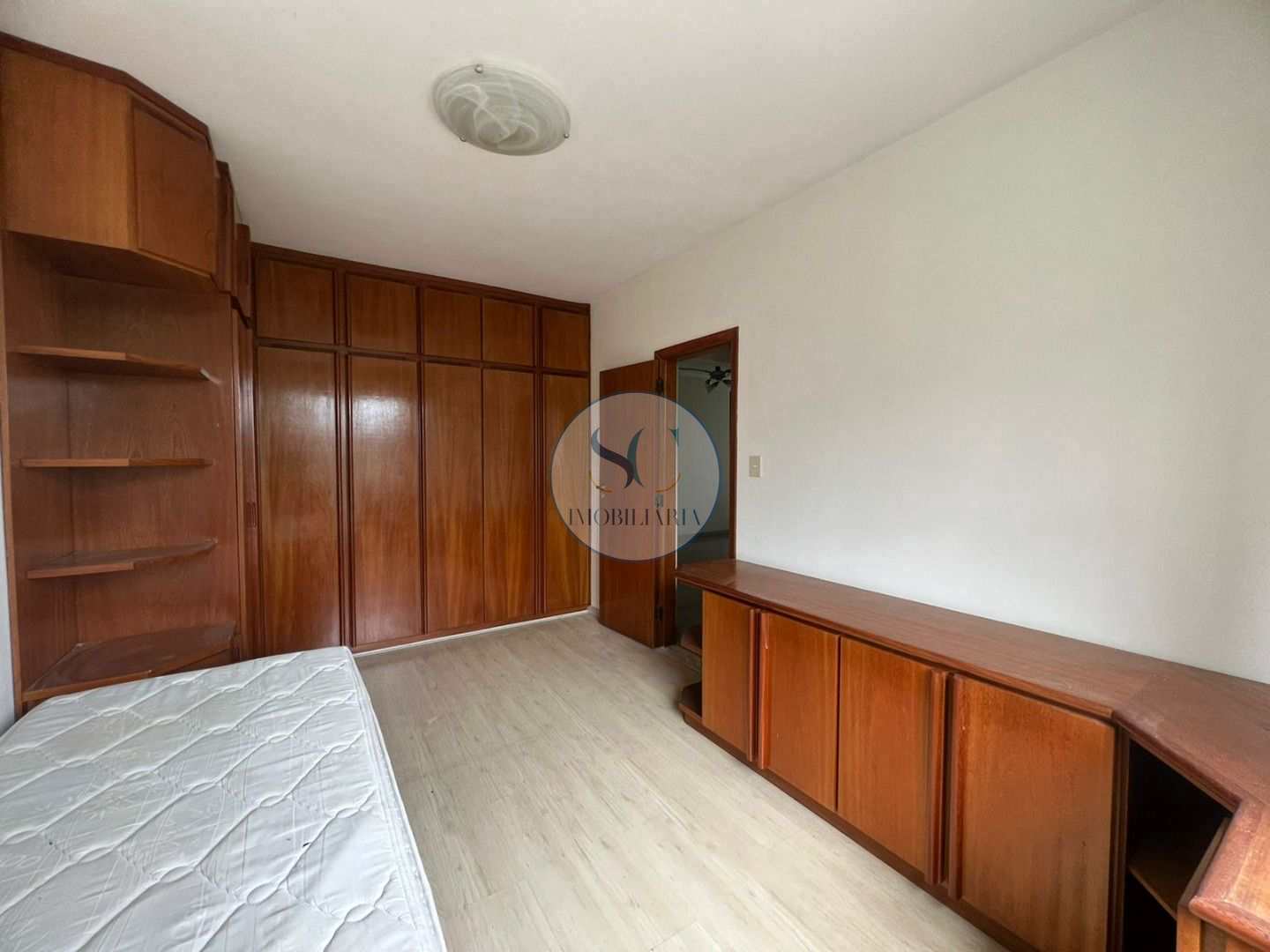 Apartamento à venda com 3 quartos, 150m² - Foto 4