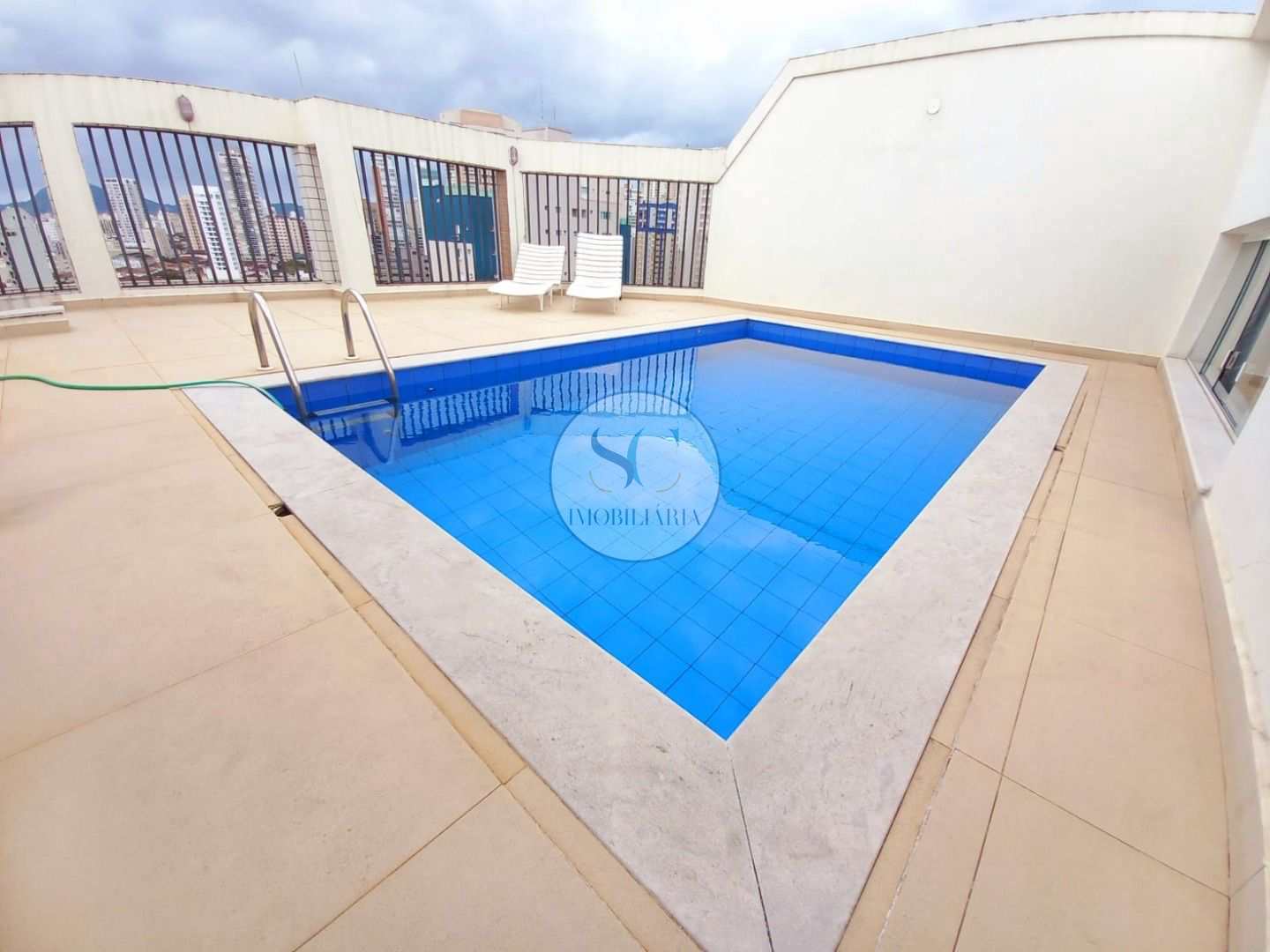 Cobertura à venda com 4 quartos, 300m² - Foto 1