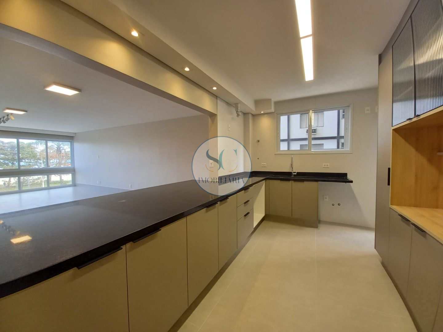 Apartamento à venda com 3 quartos, 200m² - Foto 6