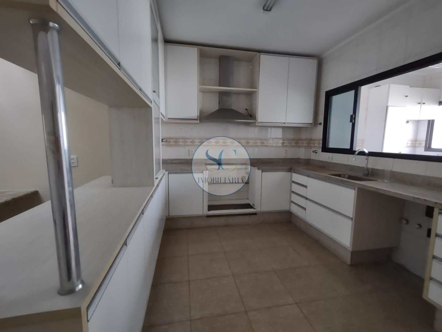 Apartamento à venda com 4 quartos, 202m² - Foto 11