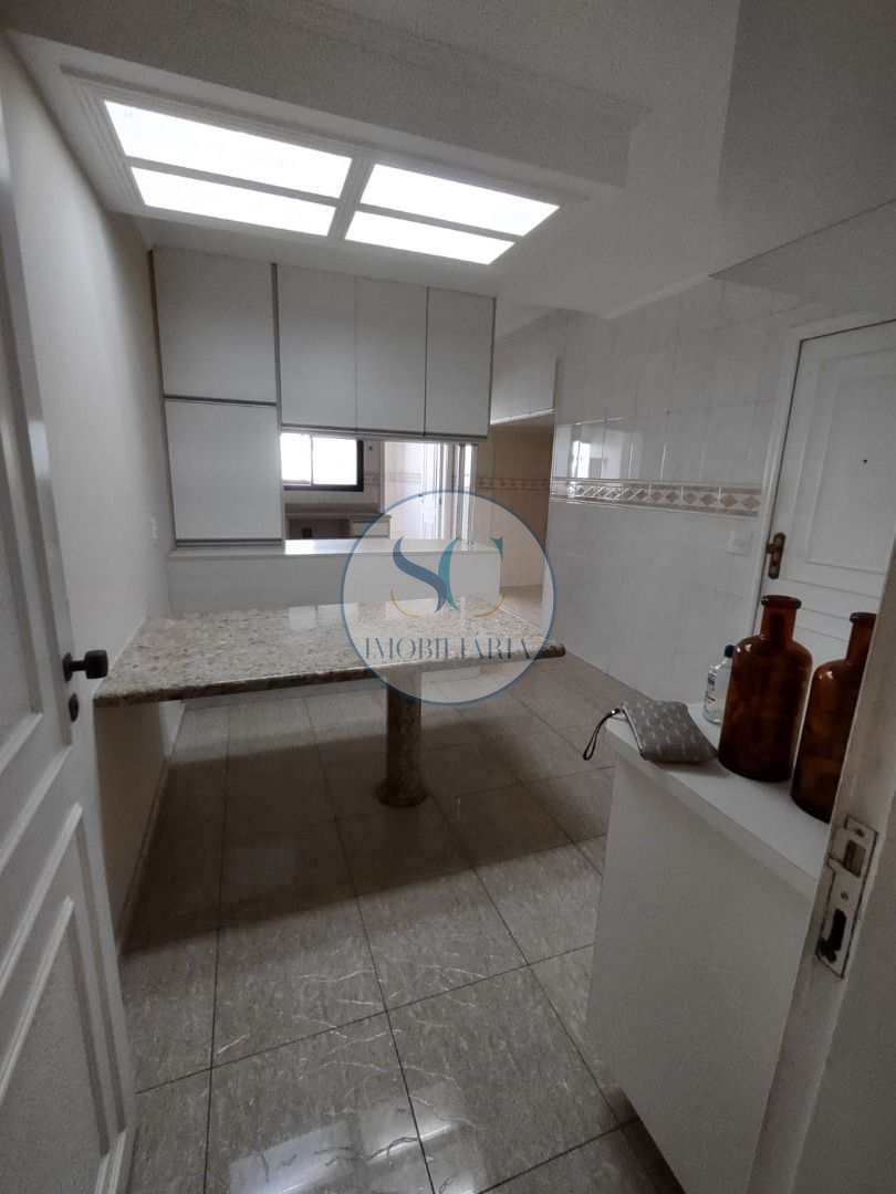 Apartamento à venda com 4 quartos, 202m² - Foto 9