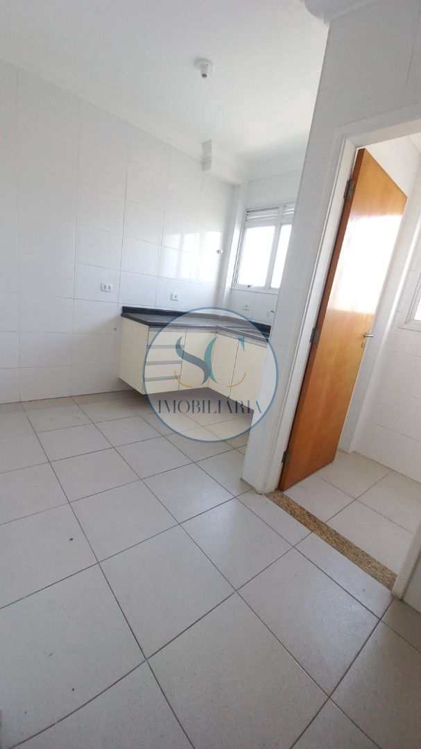 Apartamento à venda com 2 quartos, 67m² - Foto 3