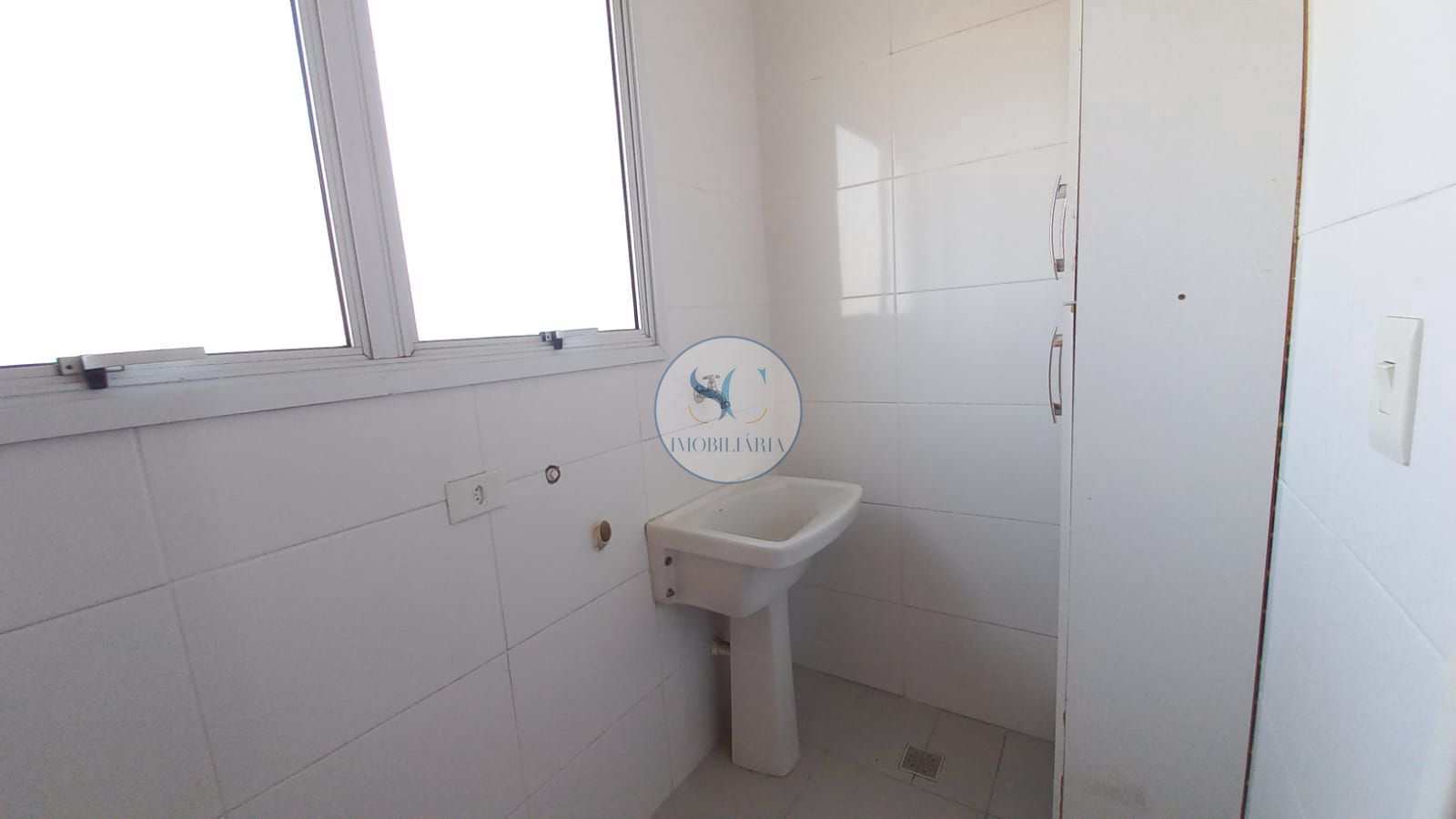 Apartamento à venda com 2 quartos, 67m² - Foto 4