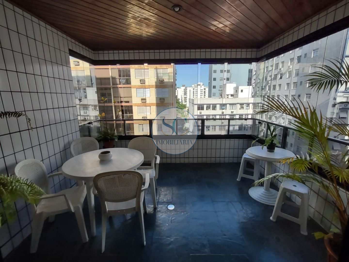 Apartamento à venda com 3 quartos, 170m² - Foto 1