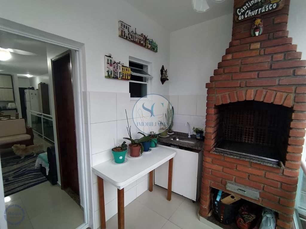 Casa à venda com 3 quartos, 88m² - Foto 1