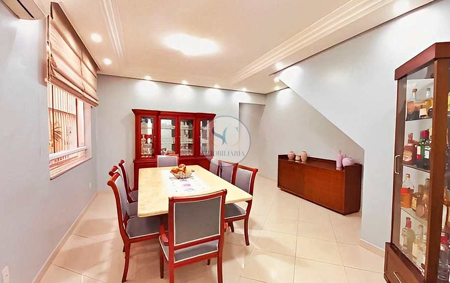 Casa à venda com 3 quartos, 135m² - Foto 1