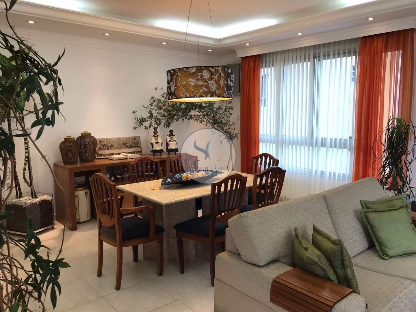 Apartamento à venda com 3 quartos, 209m² - Foto 2