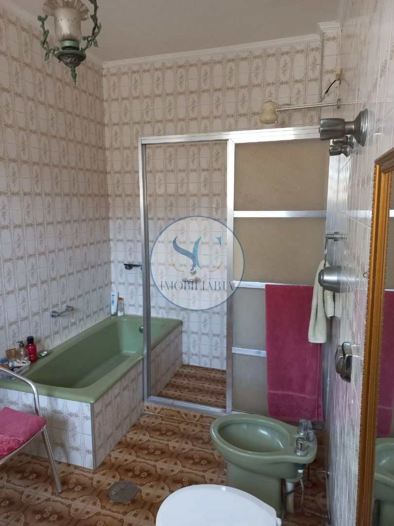 Casa à venda com 3 quartos, 240m² - Foto 11