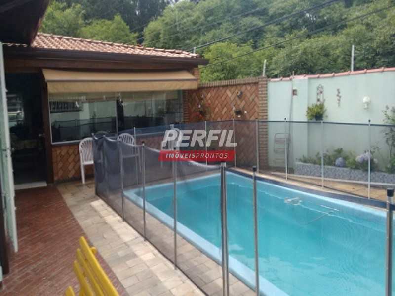 Casa Térrea em Condomínio com 485 m² de Terr. e 470 m² de Cons.