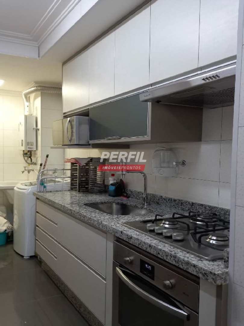 74 m² com 2 Suítes, 2 vagas - Fino Acabamento e Ótimo Local.