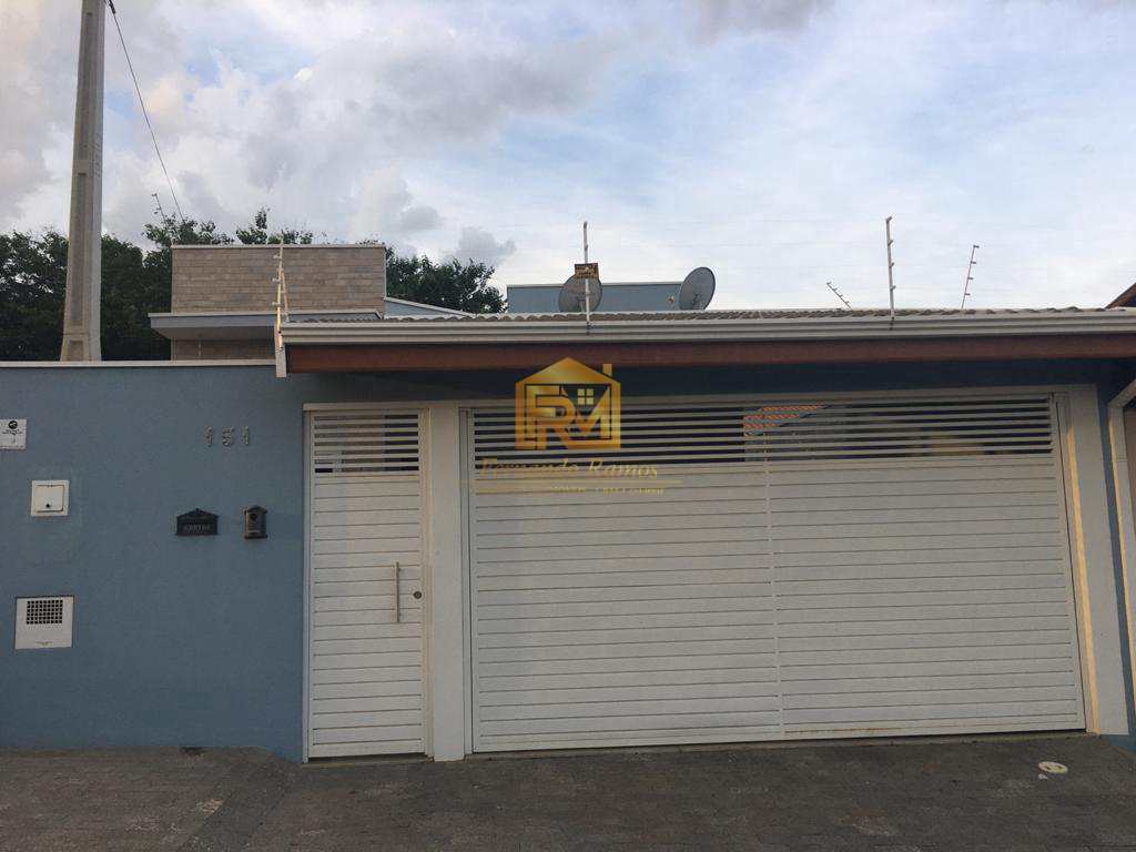 Casa 2 Dormitórios - Vila dos Eucaliptos, Salto - R$ 510 mil