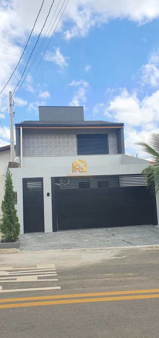 Sobrado com 3 dorms, Jardim Panorama, Salto - R$ 740 mil
