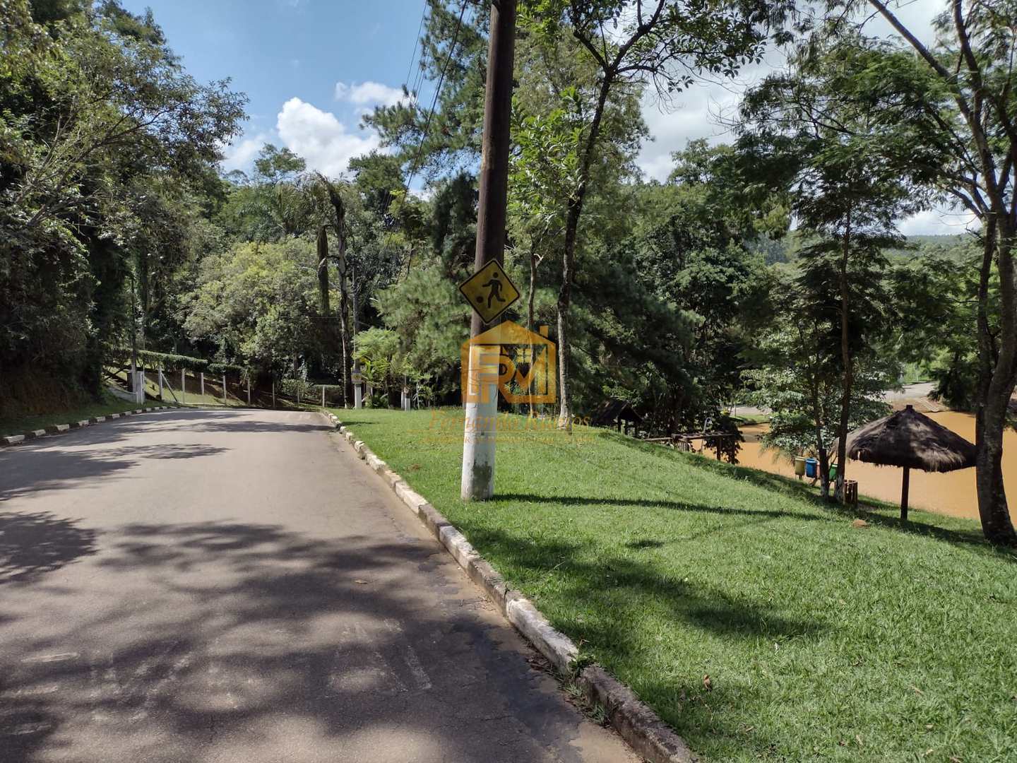 Terreno Cond Santa Helena -Santana de Parnaíba SP R$400Mil