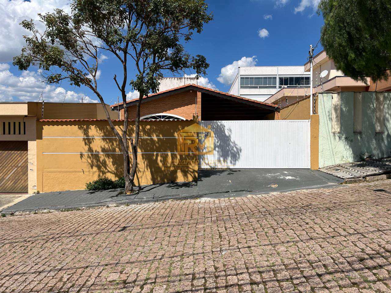 Casa 03 dormitórios, Centro, Salto SP - R$ 750 mil