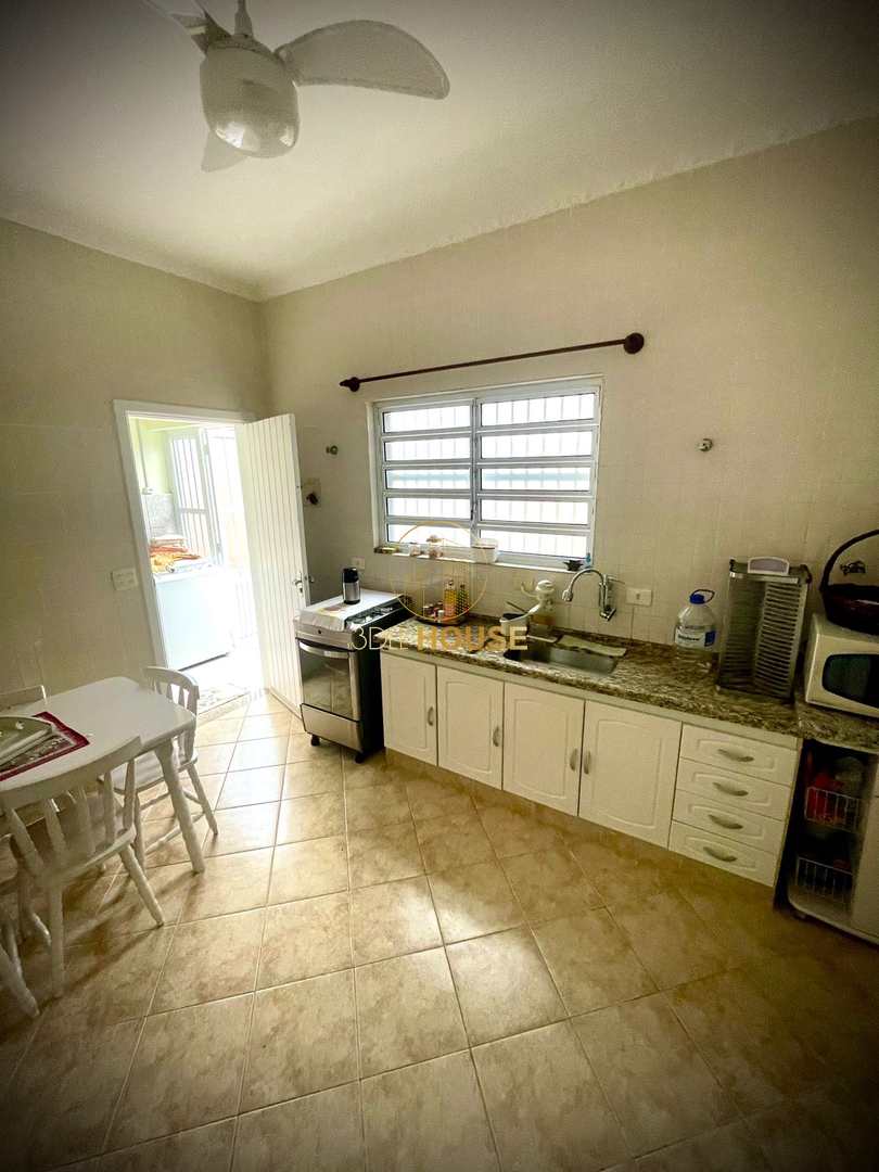 Casa à venda com 7 quartos, 300m² - Foto 12