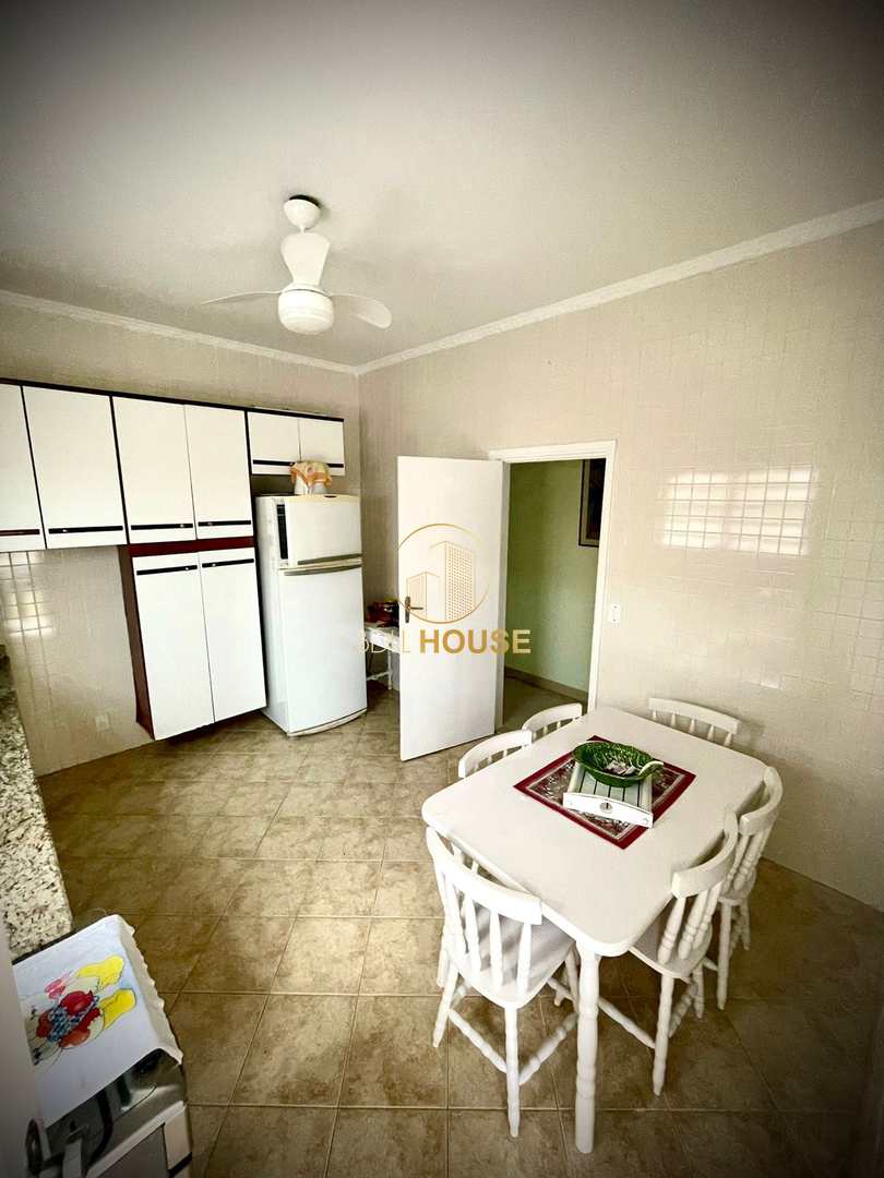 Casa à venda com 7 quartos, 300m² - Foto 9