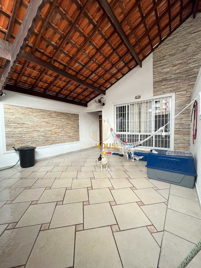 Casa à venda com 3 quartos, 89m² - Foto 2