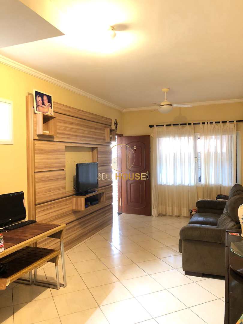 Sobrado à venda com 3 quartos, 126m² - Foto 1