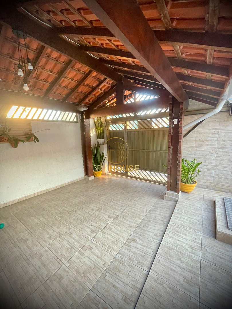 Casa à venda com 3 quartos, 160m² - Foto 1