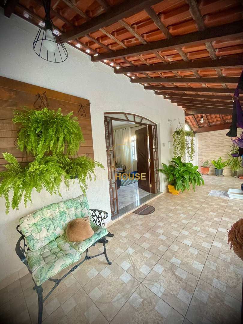 Casa à venda com 3 quartos, 160m² - Foto 4