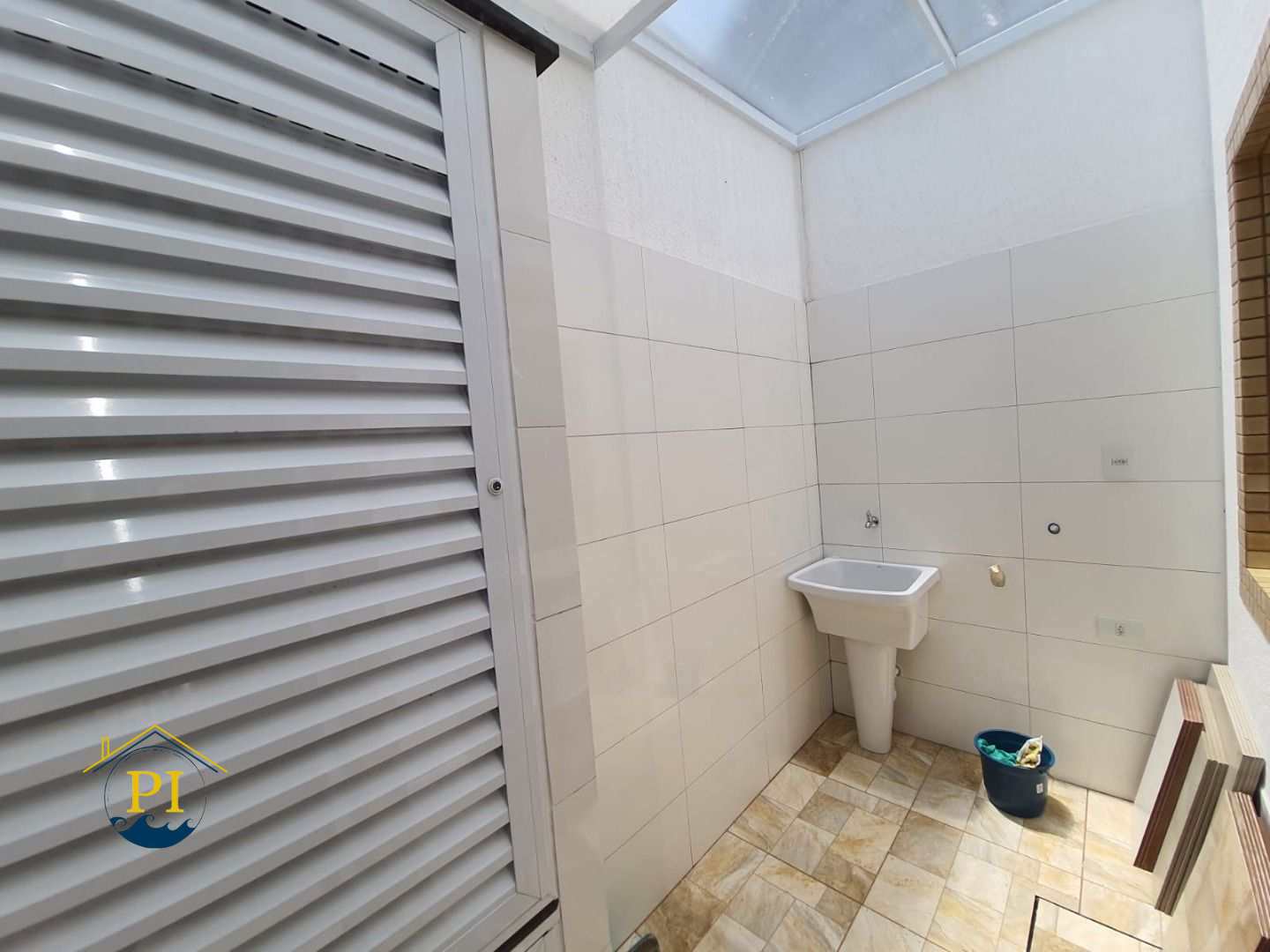 Casa à venda com 2 quartos, 70m² - Foto 18