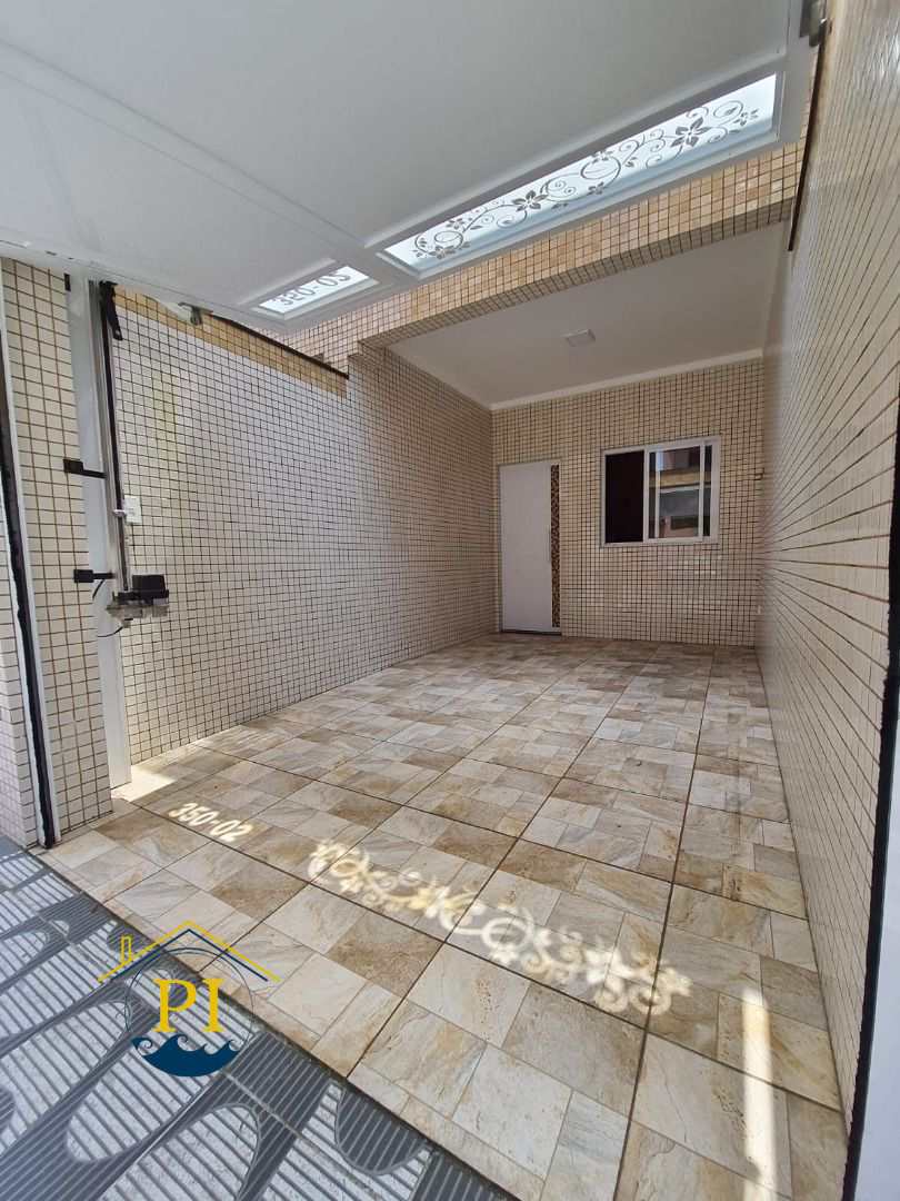 Casa à venda com 2 quartos, 70m² - Foto 2