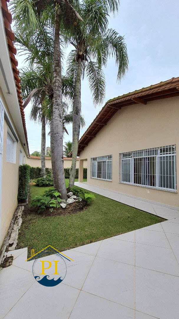 Casa à venda com 3 quartos, 300m² - Foto 3