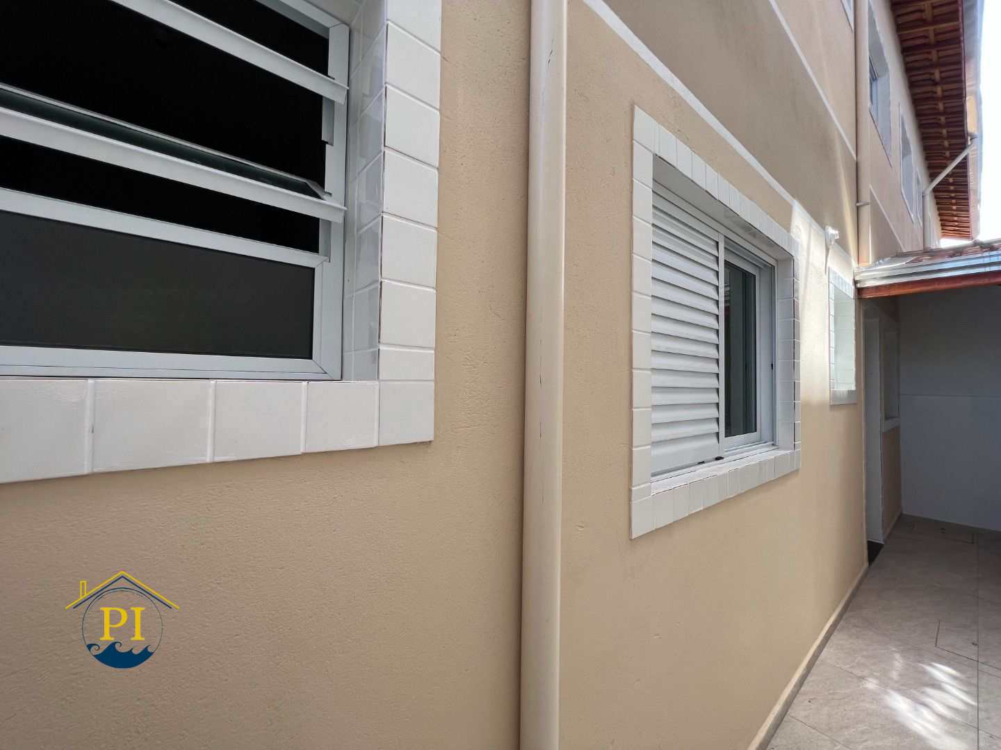 Casa à venda com 2 quartos, 51m² - Foto 1