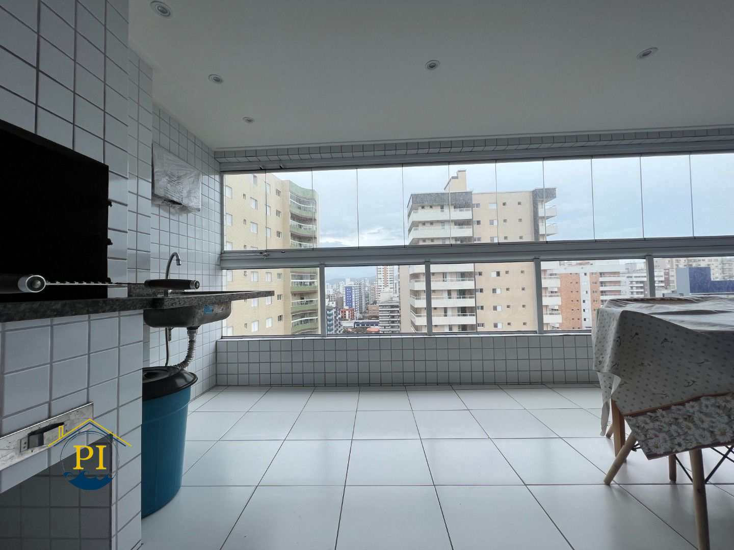 Apartamento à venda com 3 quartos, 136m² - Foto 1