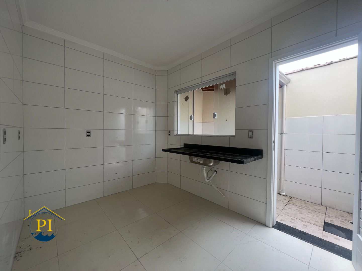 Casa à venda com 2 quartos, 52m² - Foto 11