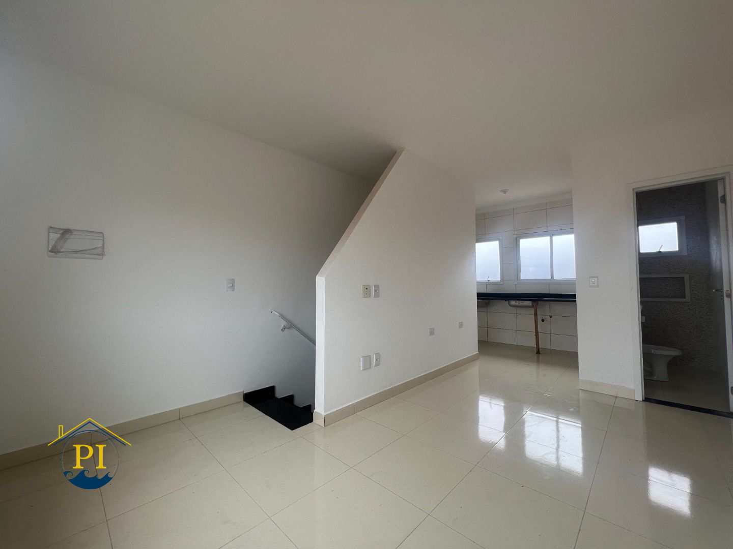 Casa à venda com 2 quartos, 47m² - Foto 4