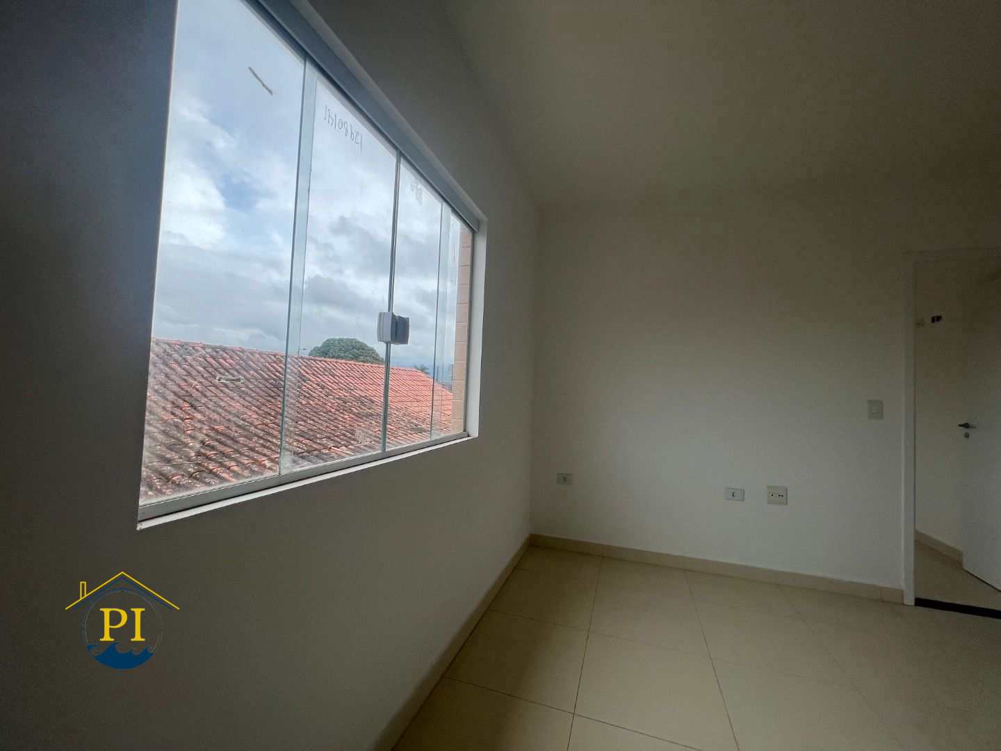 Casa à venda com 2 quartos, 48m² - Foto 3