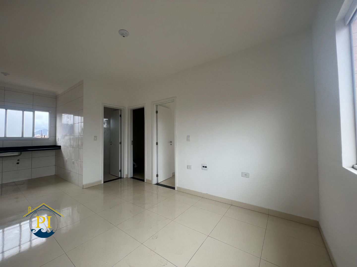 Casa à venda com 2 quartos, 56m² - Foto 1