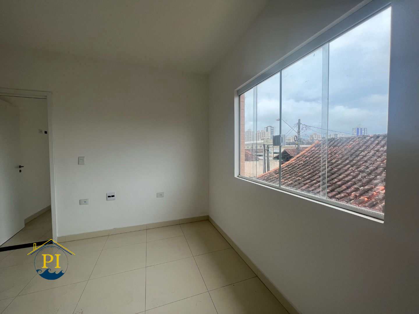 Casa à venda com 2 quartos, 56m² - Foto 3