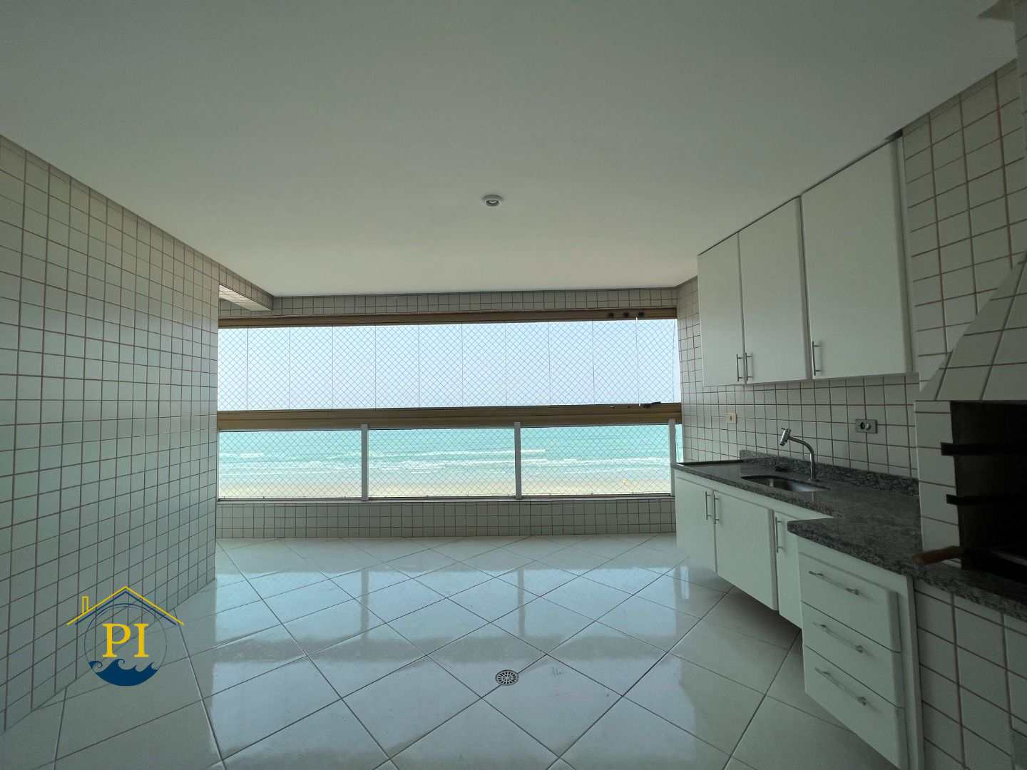 Apartamento à venda com 4 quartos, 225m² - Foto 1