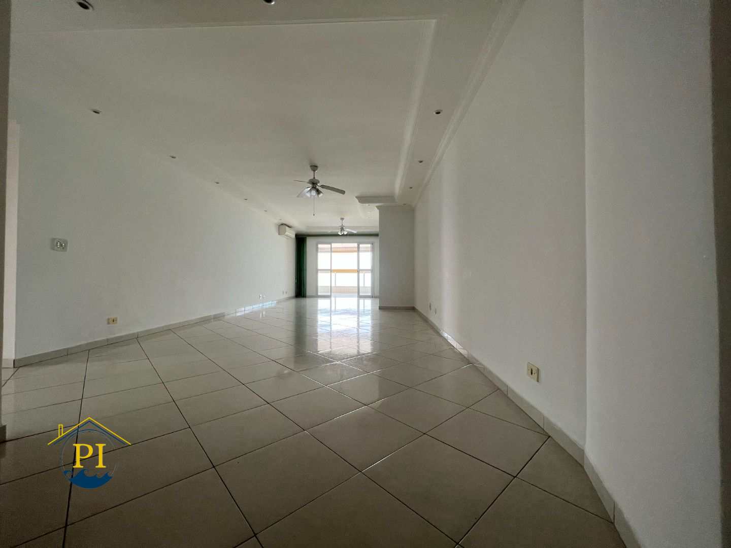 Apartamento à venda com 4 quartos, 225m² - Foto 2