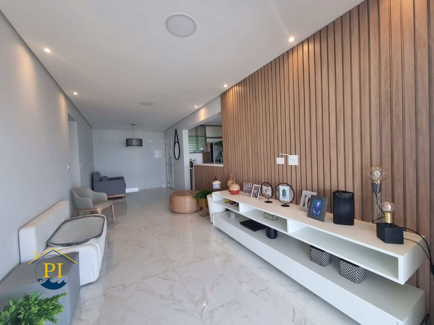 Apartamento à venda com 3 quartos, 148m² - Foto 2