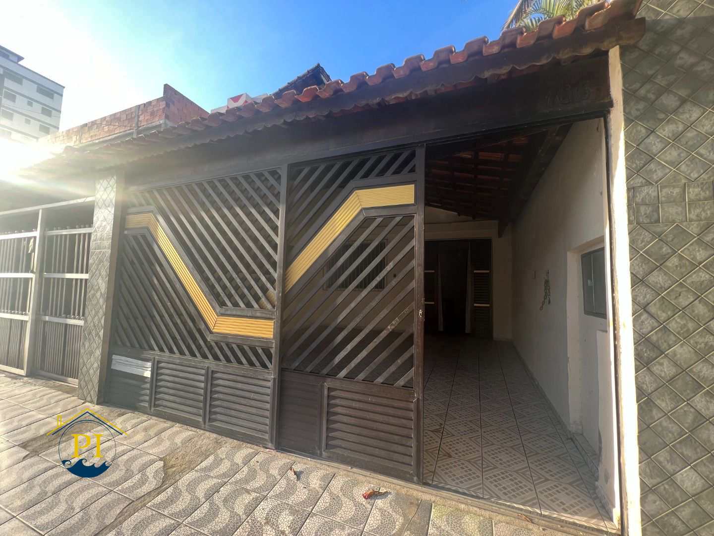 Casa à venda com 3 quartos, 200m² - Foto 2