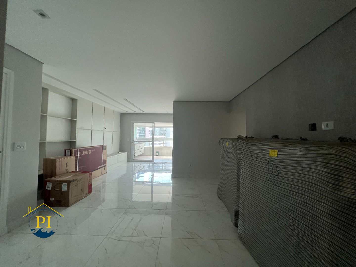 Apartamento à venda com 3 quartos, 141m² - Foto 2