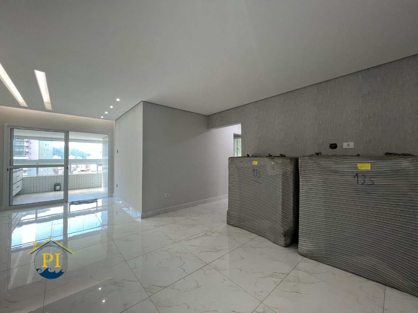 Apartamento à venda com 3 quartos, 141m² - Foto 3