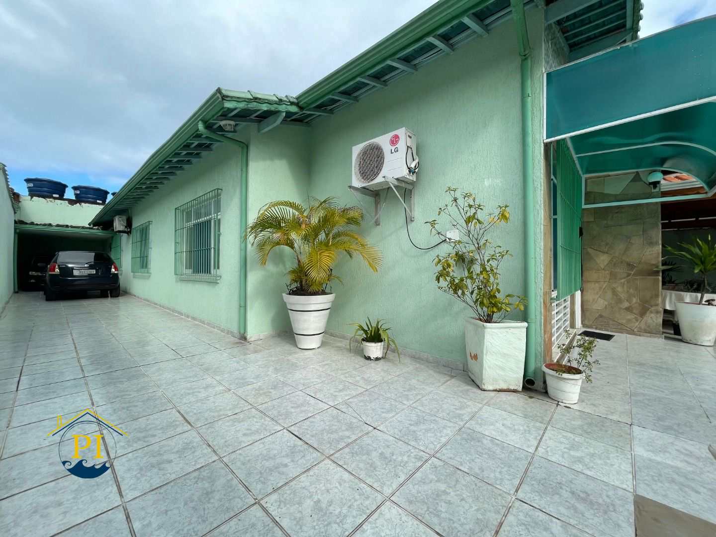 Casa à venda com 3 quartos, 180m² - Foto 1