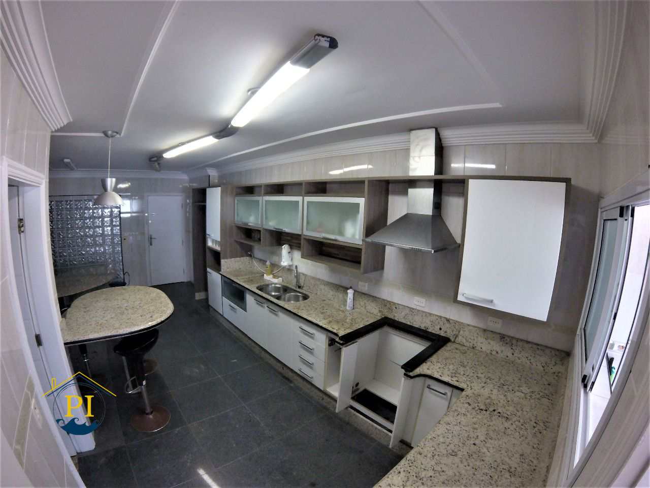 Apartamento para alugar com 3 quartos, 190m² - Foto 9