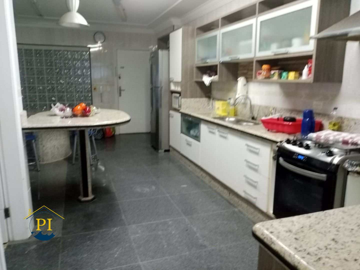 Apartamento para alugar com 3 quartos, 190m² - Foto 11