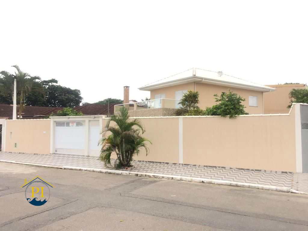 Casa à venda com 4 quartos, 300m² - Foto 1