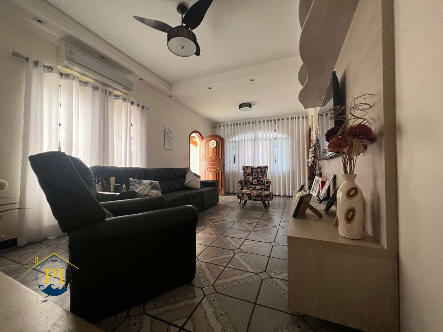 Casa à venda com 6 quartos, 302m² - Foto 4