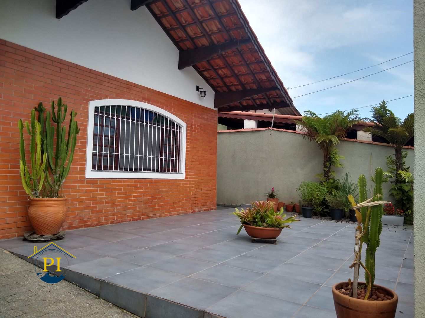 Casa à venda com 2 quartos, 125m² - Foto 2