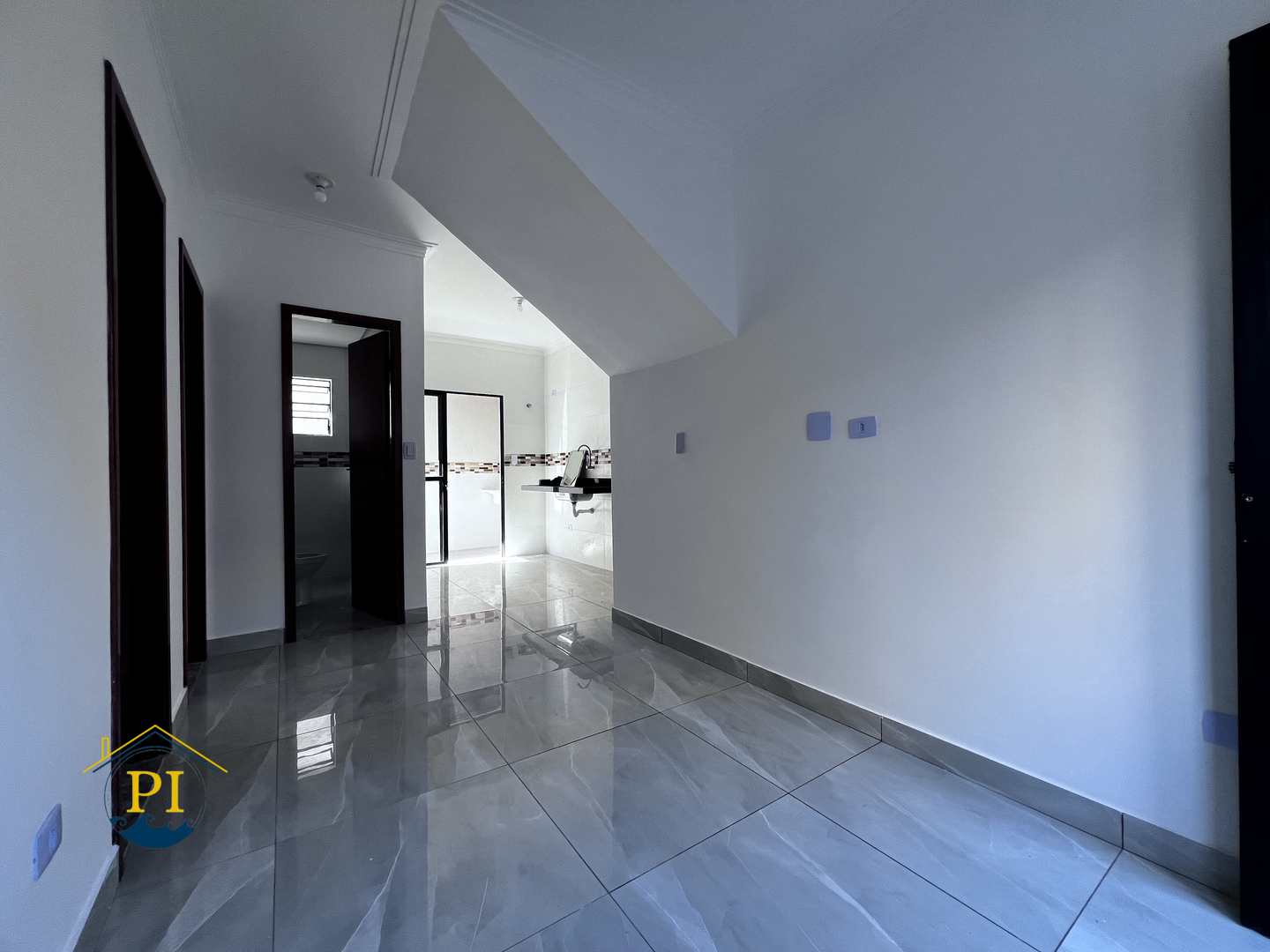 Casa à venda com 2 quartos, 52m² - Foto 1