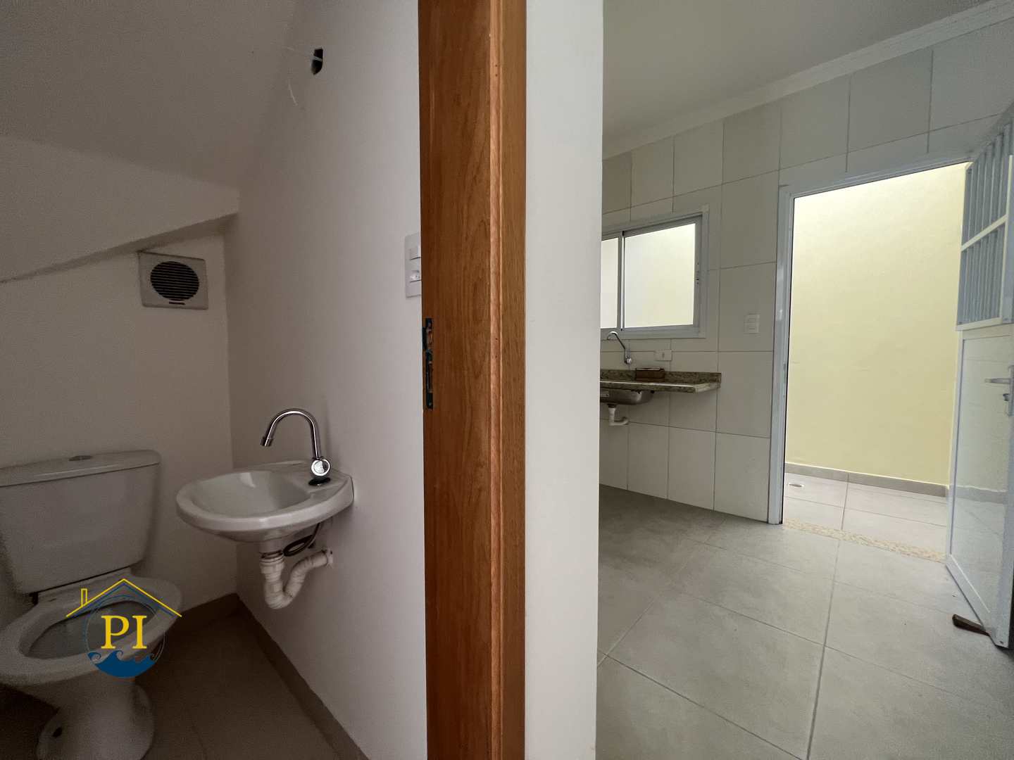 Casa de Condomínio à venda com 2 quartos, 67m² - Foto 4