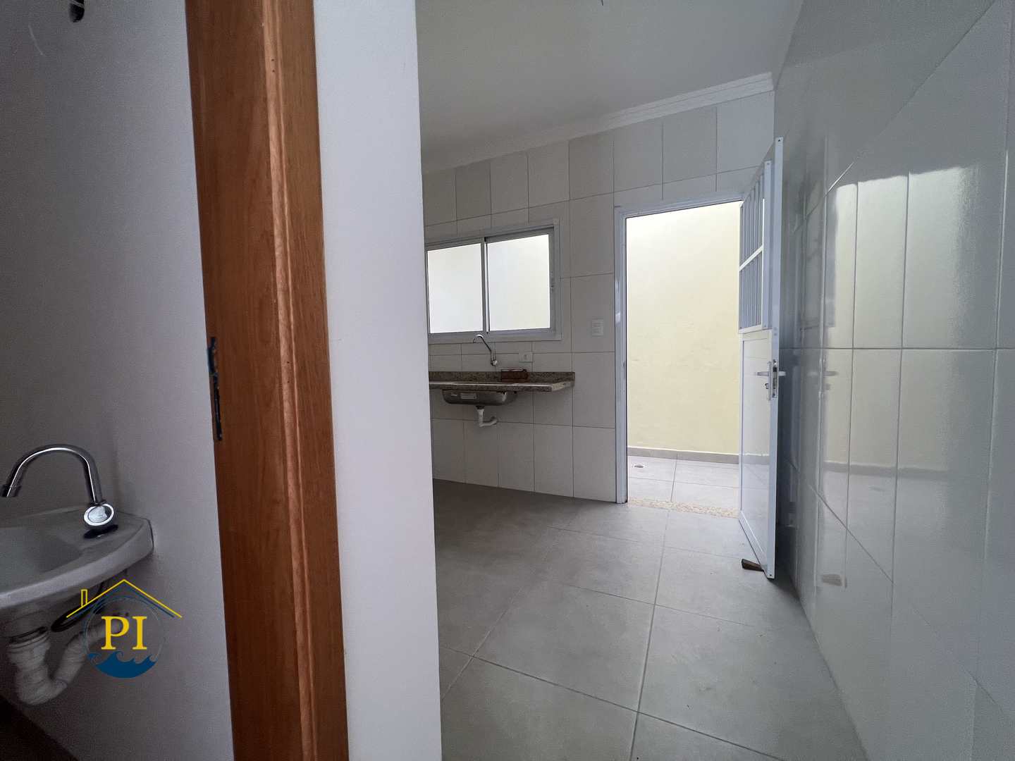 Casa de Condomínio à venda com 2 quartos, 67m² - Foto 5