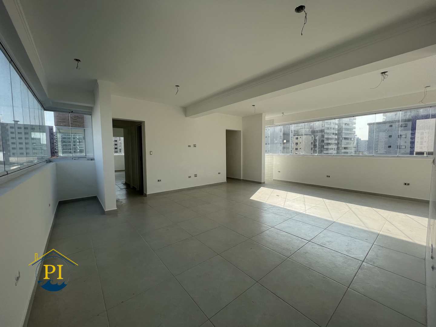 Apartamento à venda com 2 quartos, 94m² - Foto 1